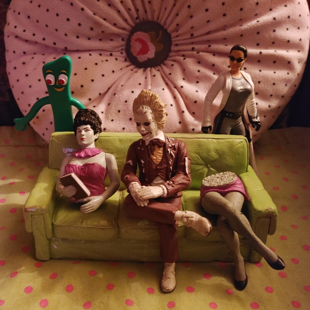Beetlejeuce Couch Set Collectable - Picture 8 of 8